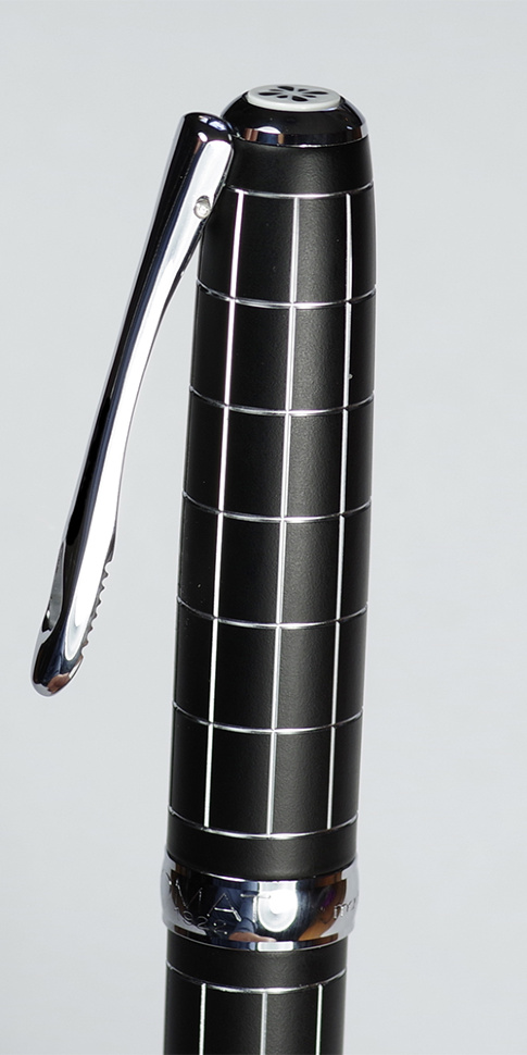 Ручка перьевая DIPLOMAT Excellence A Plus Rhomb Guilloche Lapis Black 14K
